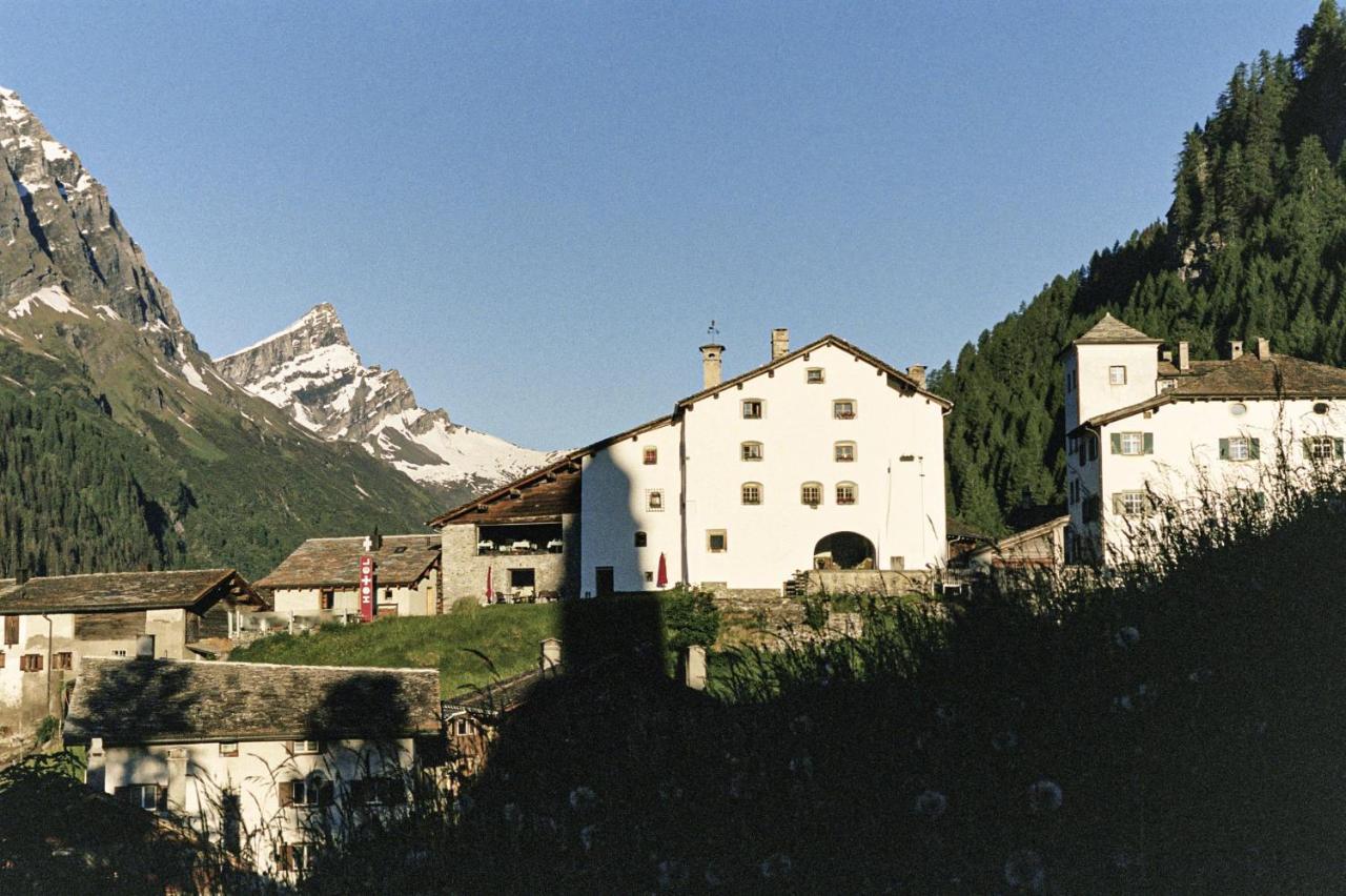 Hotel Weiss Kreuz Splügen 外观 照片